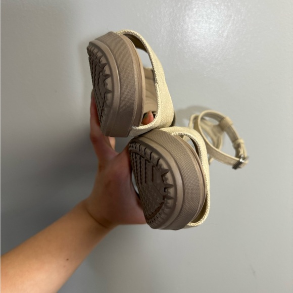 Crocs Taupe Color Ankle Strap Wedge Sandal - Size 9 - Picture 4 of 7